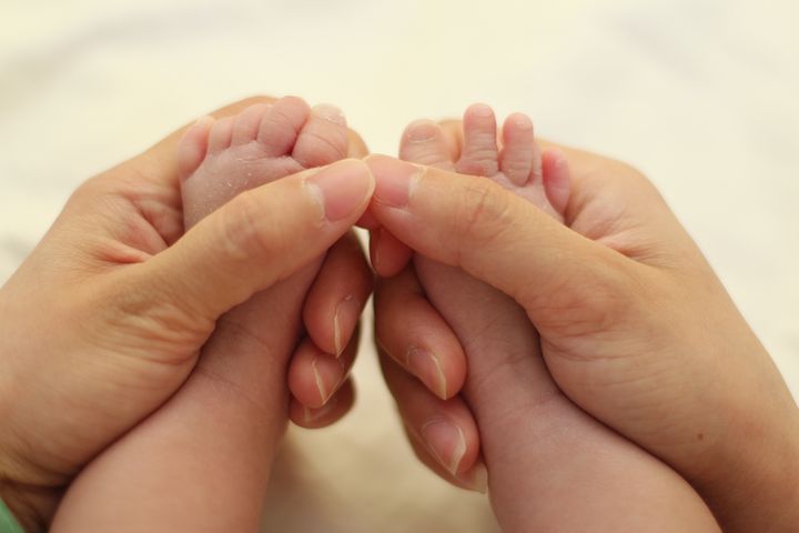 baby-feet-2545755__480_1572348286.jpg