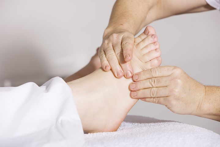 physiotherapy-2133286__480_1572348344.jpg